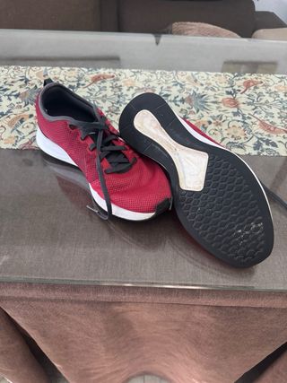 Zapatillas Nike rojas running
(Originales)