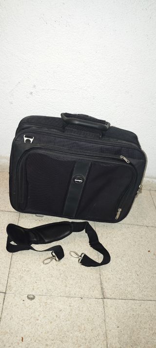 Maleta Kensington Contour con ruedas