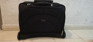 Maleta Kensington Contour con ruedas