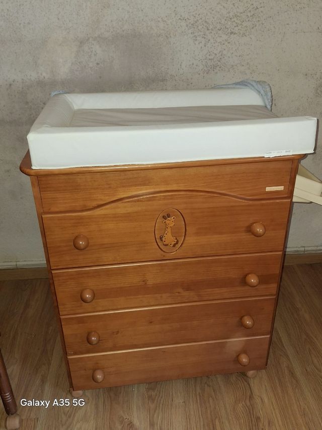 Cuna + cambiador MICUNA bebé + REGALO