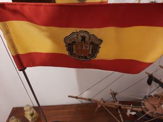BANDERA DE ESPAÑA CON HIMNO E IZADO AUTOMÁTICO