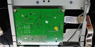 Monitor LG 27UD69 Electrónica Completa