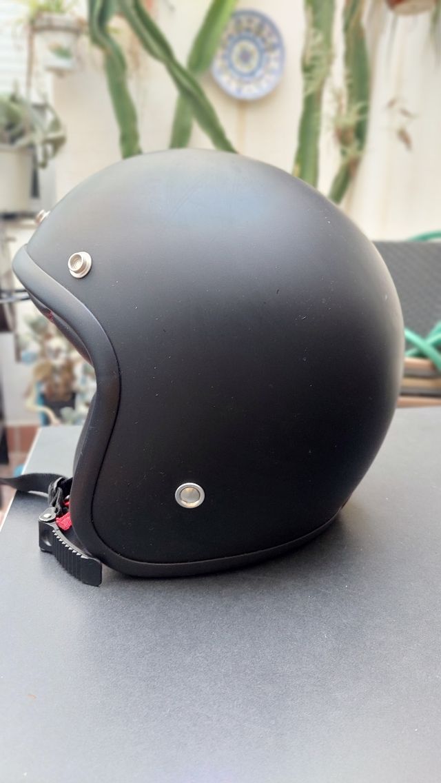 Casco moto vintage negro mate