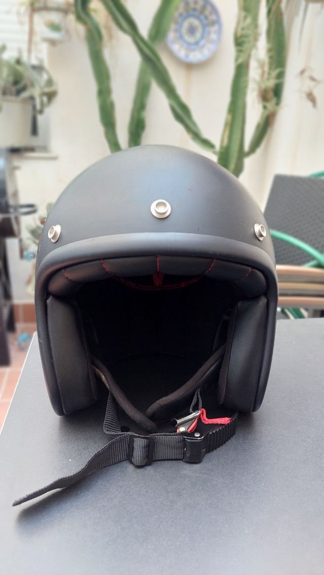 Casco moto vintage negro mate
