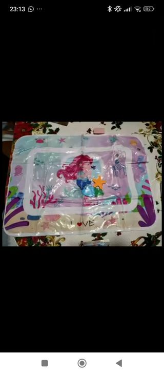 Alfombra inflable bebé
