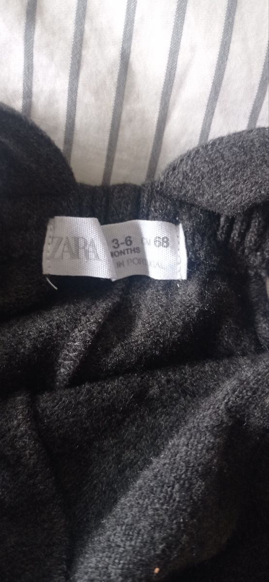 Pelele bebé Zara gris oscuro