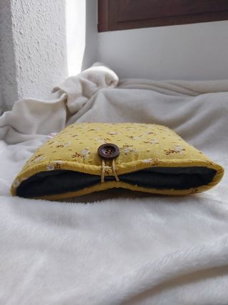 OFERTA 3X20€ 2X14€ Funda literaria FLORES MOSTAZA