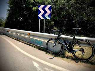 BH G6 PRO - Bicicleta Carbono con muchos extras.