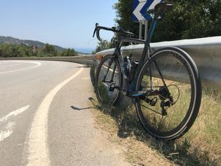 BH G6 PRO - Bicicleta Carbono con muchos extras.