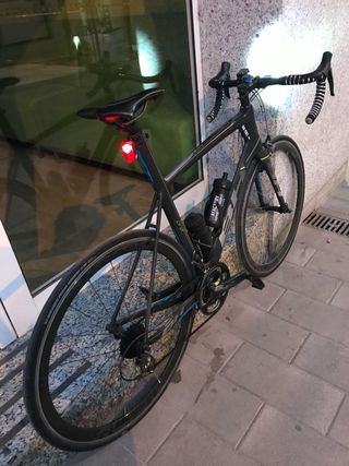 BH G6 PRO - Bicicleta Carbono con muchos extras.