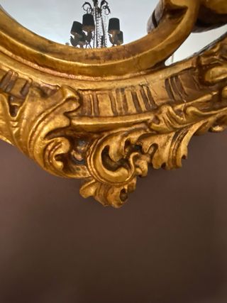 Espejo dorado estilo antiguo