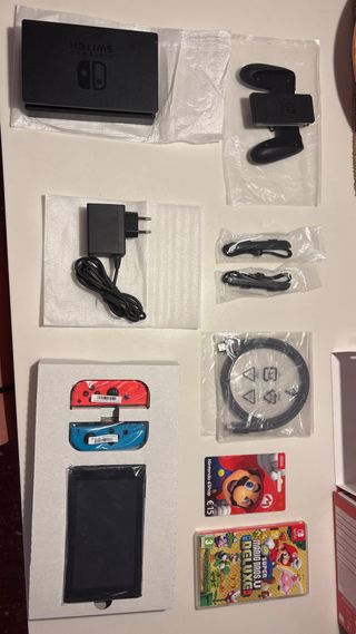Nintendo Switch + Mario Kart 8 Deluxe