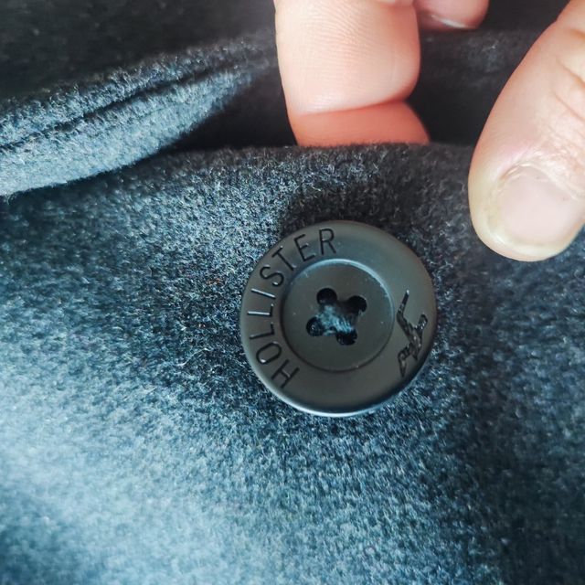 Abrigo caballero marca Hollister