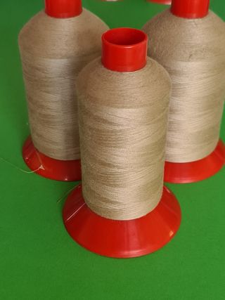 3 Bobinas Hilo Coser Beige