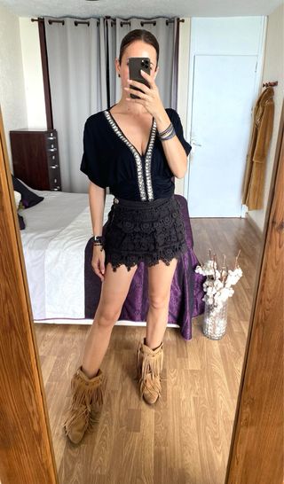 Top negro Coccapani peplum con collar pedrería XL