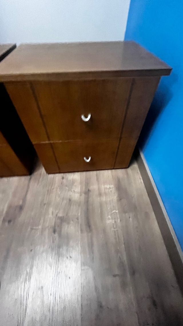 Mesilla  de noche de madera -1 unidad