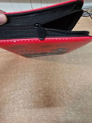 Album Game Boy Rojo con cremallera para cartas
