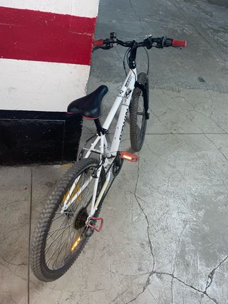 Bicicleta BTWIN Rockrider 300