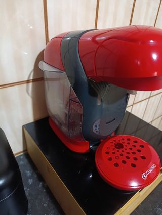 Cafetera Tassimo Bosch roja .