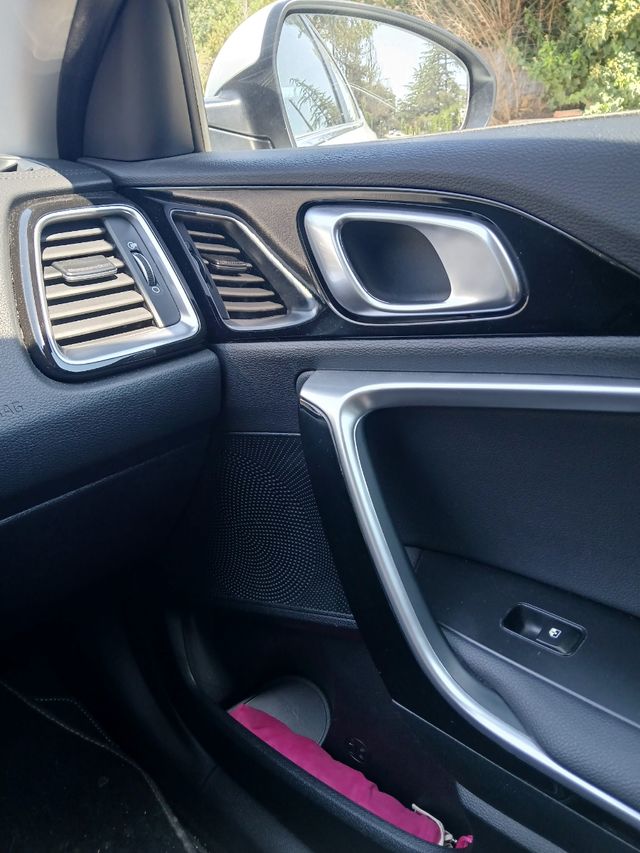 KIA XCeed 2021. 34000 kms. 160 CV