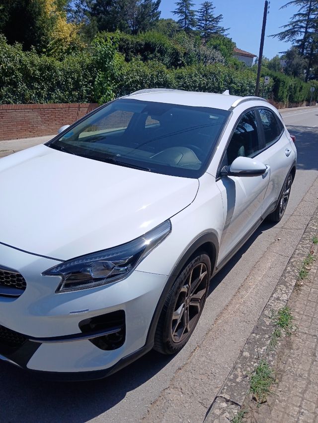 KIA XCeed 2021. 34000 kms. 160 CV