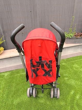 Silla paseo Cybex Onyx roja
