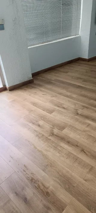 Carpintero, Puertas, Tarima, Cocinas, Armarios.