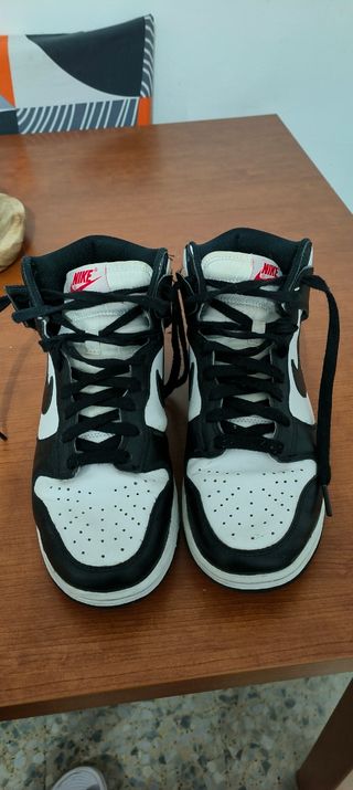 Nike Dunk - Talla 39 - Blancas y Negras
