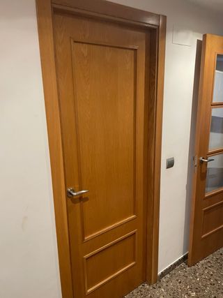 Puertas madera maciza