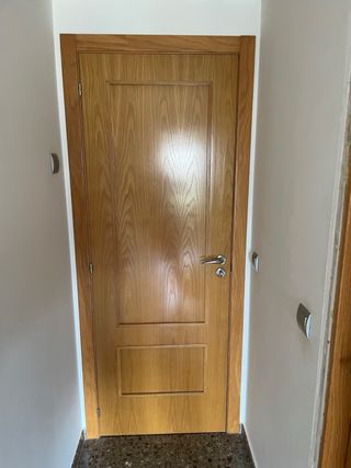 Puertas madera maciza