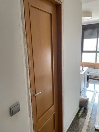 Puertas madera maciza