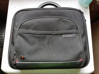 Maletín Samsonite negro
