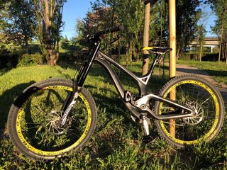 Bicicleta DH EVIL acepto cambio