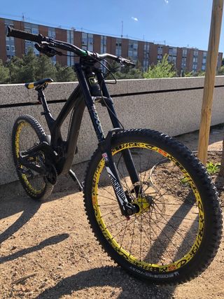 Bicicleta DH EVIL acepto cambio
