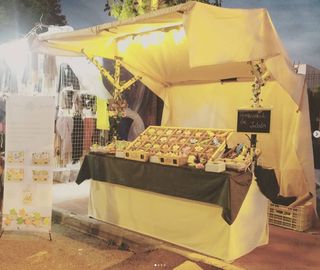 Puesto de mercado en venta