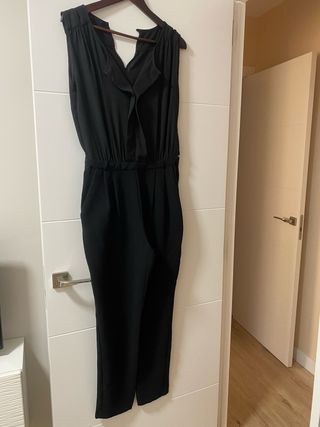 Mono negro elegante