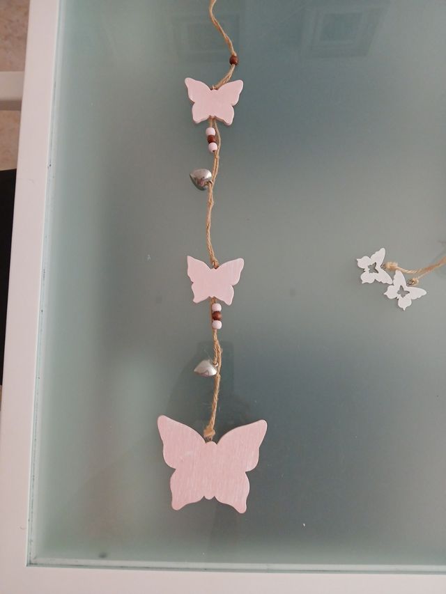 Colgantes mariposas madera rosa y blanco(REBAJADO)