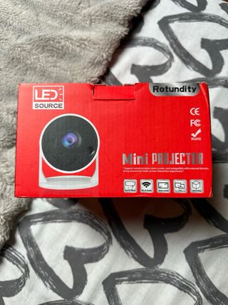 Proyector blanco nuevo