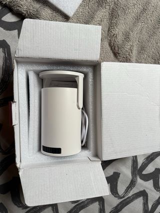 Proyector blanco nuevo