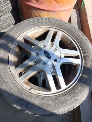 Llantas Ford 15