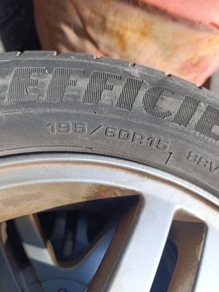 Llantas Ford 15