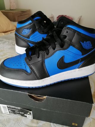 Zapatillas  Nike Jordan Air 1 Mid - 37,5
