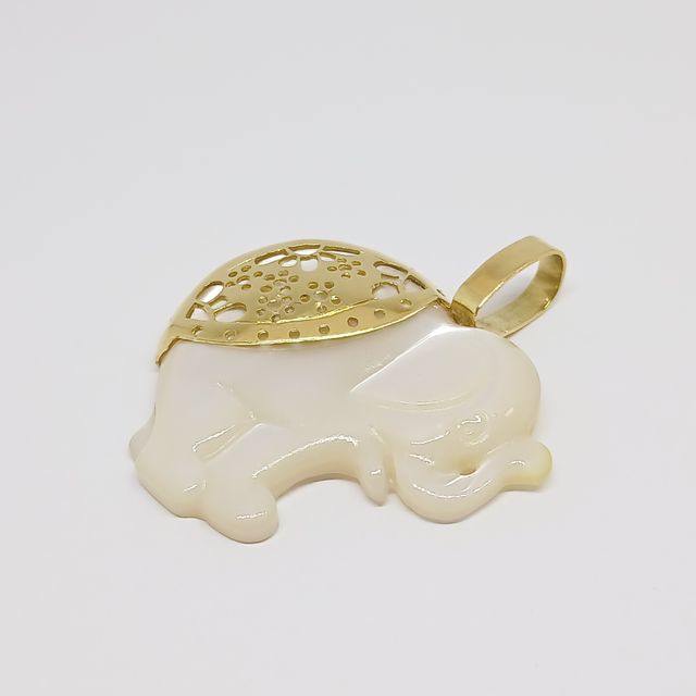 Colgante Oro Elefante Nácar