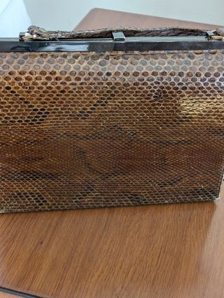 Bolso vintage piel serpiente marrón .