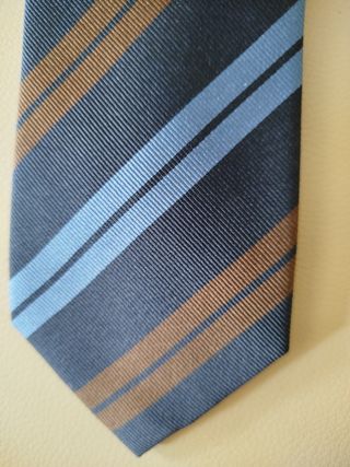 Cravatta a righe blu, azzurro e marrone