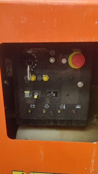 Plataforma Tijera JLG 18 diésel