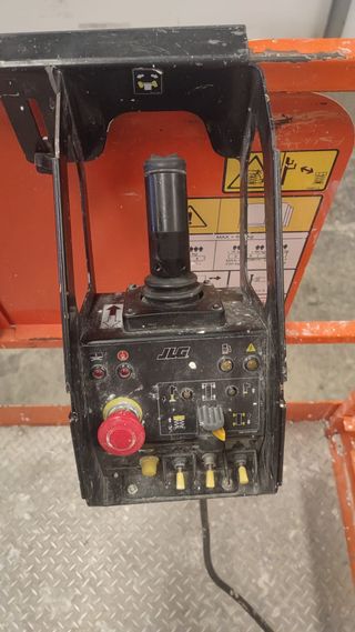 Plataforma Tijera JLG 18 diésel