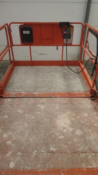 Plataforma Tijera JLG 18 diésel