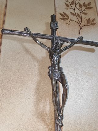 Crucifijo de metal macizo vintage, religioso