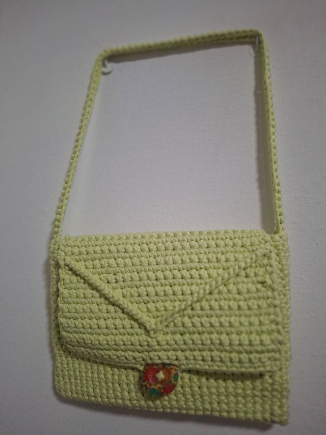 Borsa a tracolla fatta a mano